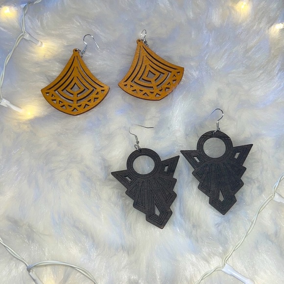 DaisyMaeDressin Jewelry - Natural Wood Boho Hanging Earrings 2Pack